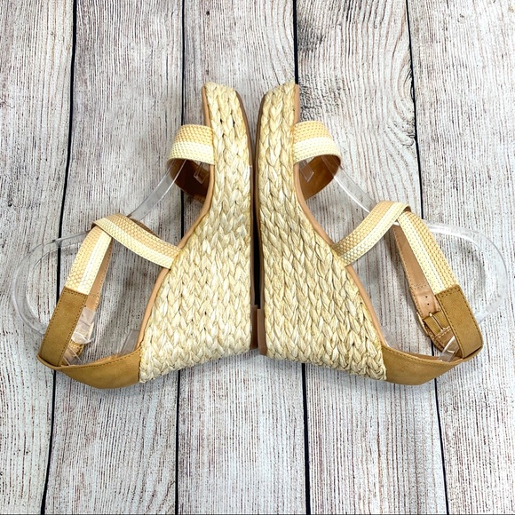 Dolce by Mojo Moxy Striped Sandal Wedges - Picture 6 of 6